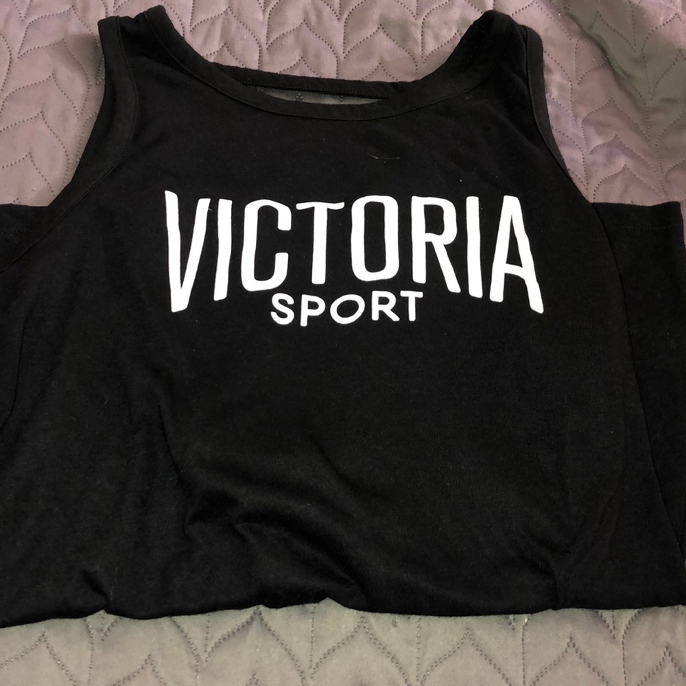 CLOSET CLOSING 📍 Women’s athletic top